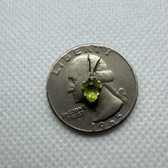 10K Yellow Gold Heart Shape Peridot And Cubic Zirconia Accent Pendant Estate - Picture 10 of 13